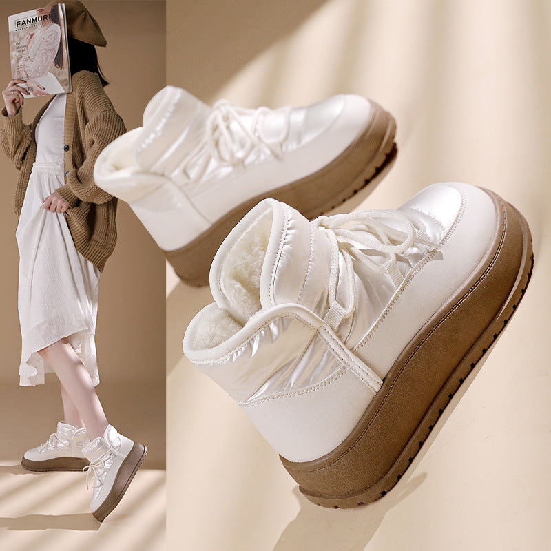 High-top snow boots for women in winter