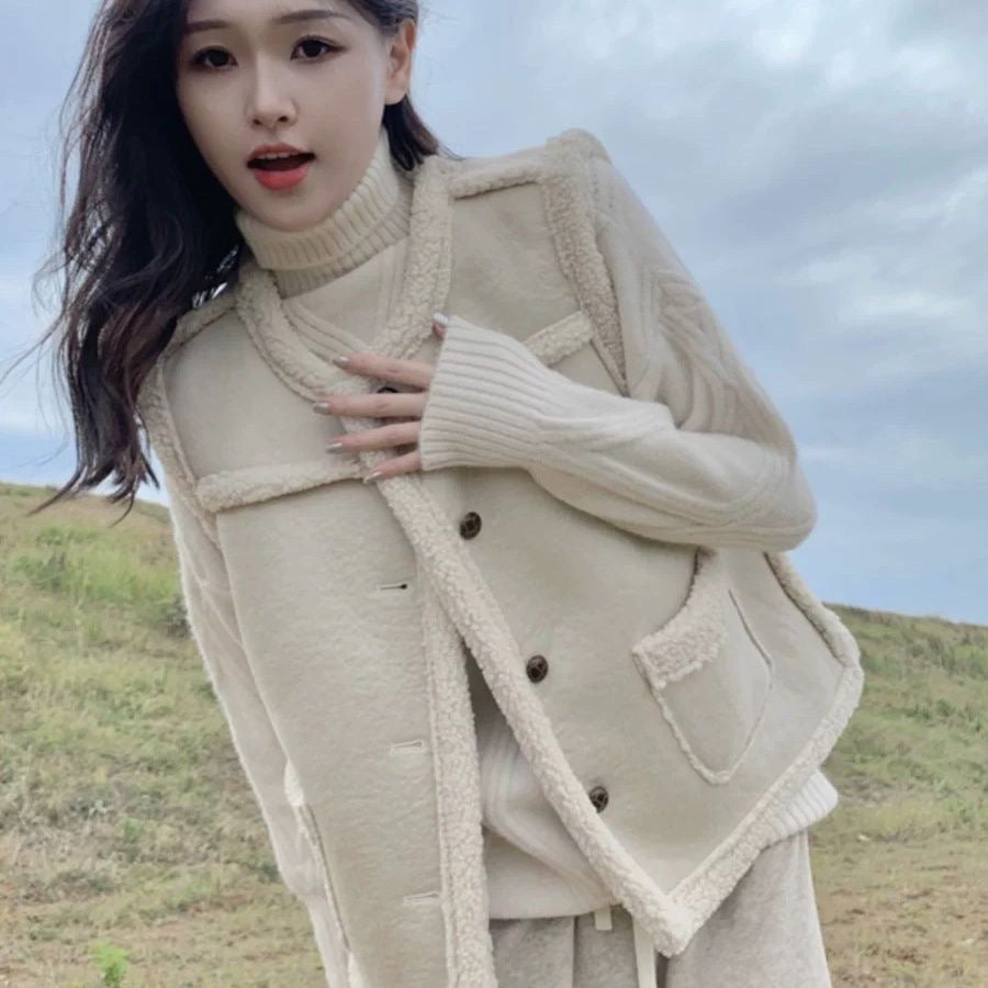 Women's Faux Fur Vest with Round Neck